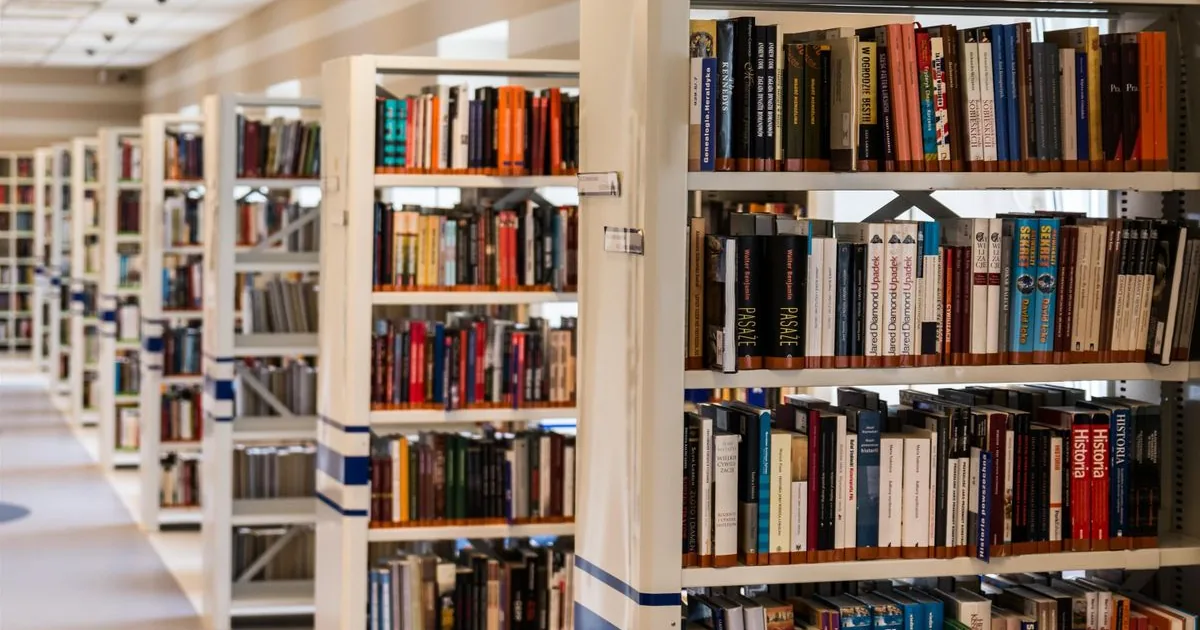 Bibliothèque universitaire, bourses et aides aux étudiants en Tunisie