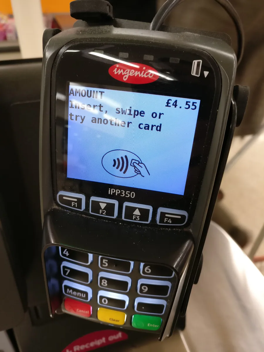 Paiement en ligne sur un ordinateur portable