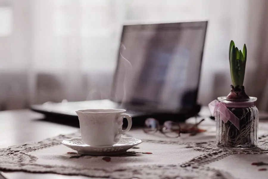 Freelance gérant ses projets et paiements