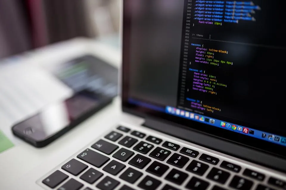 Étudiant en informatique et programmation en Tunisie 2026
