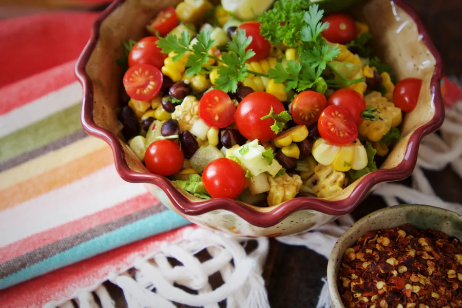 Assiette équilibrée de légumes frais pour un régime